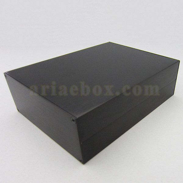 نمای سه بعدی جعبه رومیزی اکسترود آلومینیومی الکترونیکی ABL428-A2/L160